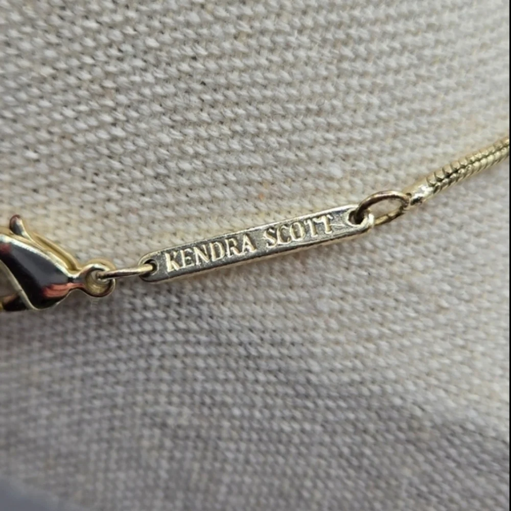 KENDRA SCOTT  Tess Pendant Necklace  Irredescent Druzy Gold Plates